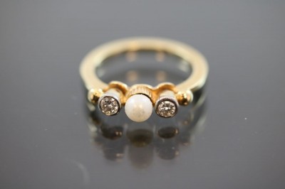 Brillant-Perl-Ring, 750 Gold 3,2